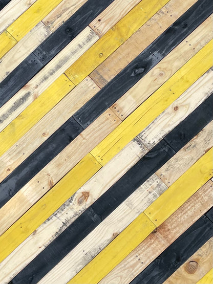 Pittsburgh Pallet Wall Idea - Reclaimed Pallet Boards DIY Kit - 25 Sq. Ft.