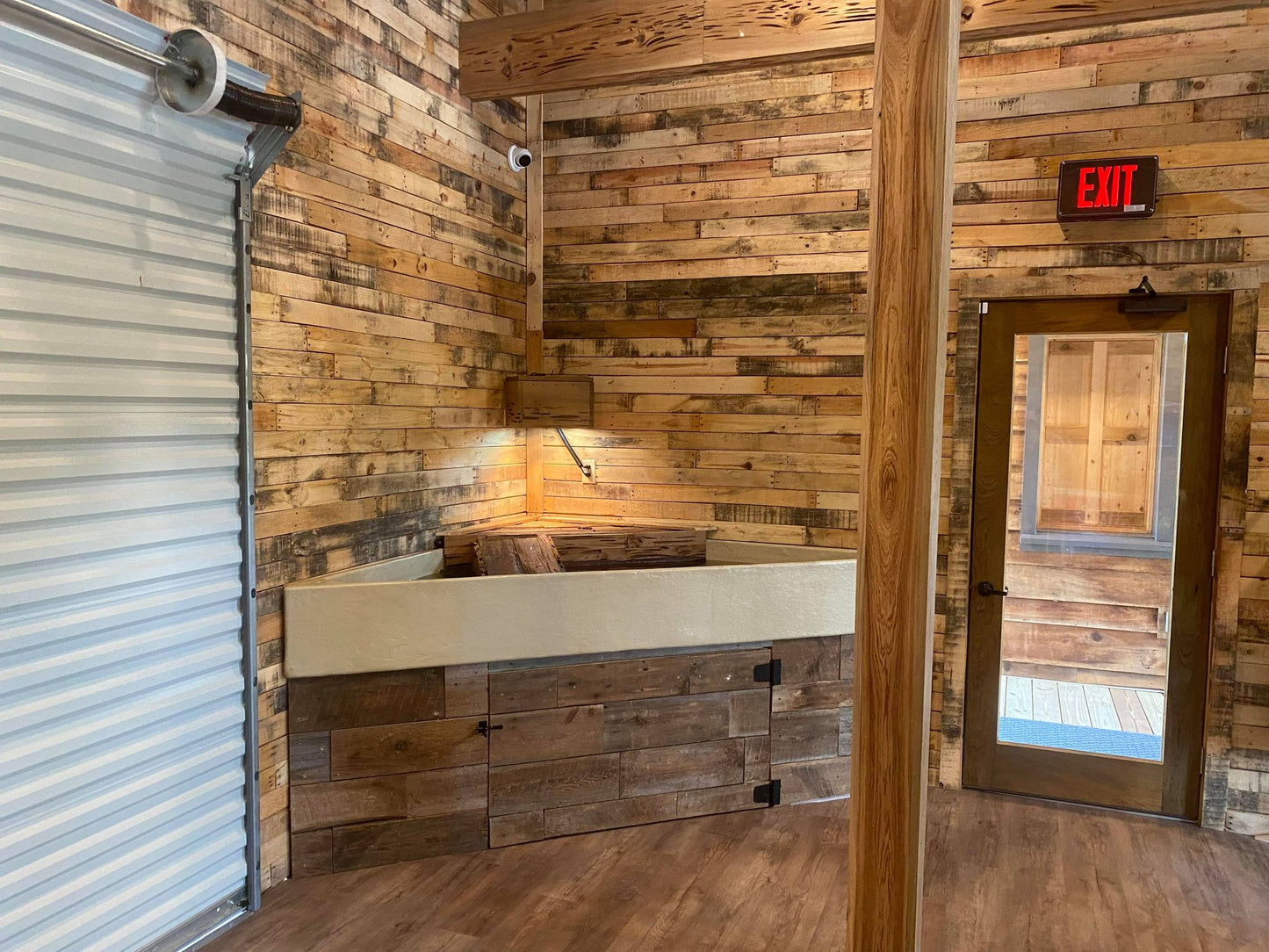 Bulk Pallet Wood |  Reclaimed Pallet Boards | Accent Walls & Ceilings