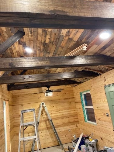 Bulk Pallet Wood |  Reclaimed Pallet Boards | Accent Walls & Ceilings
